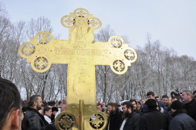 У Пруті на Водохреще купалися сотні людей