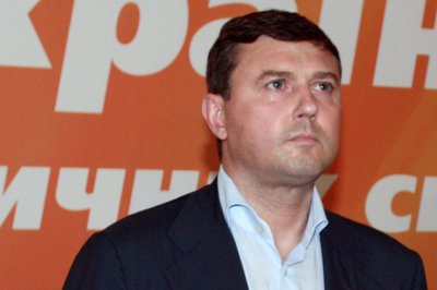 Голова політради "Нашої України" звинувачує Петра Ющенка у зриві засідання