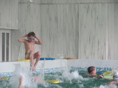 Буковинці тренуються в 10-метровому басейні і виграють змагання