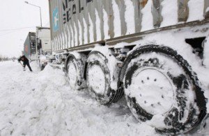 ДАІ радить водіям вантажівок не виїжджати на трасу Київ-Чоп