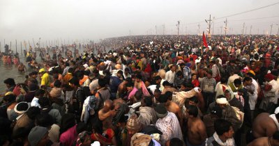 Десятки мільйонів індійців проводять ритуальне купання
