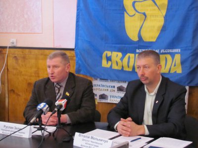 Депутати ініціюють влітку вибори мера Чернівців