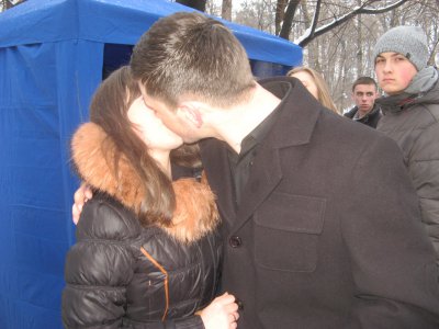 150 пар студентів одружилися в парку у Чернівцях