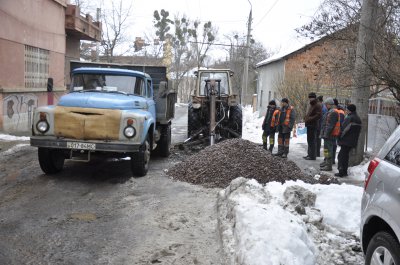 Через обвал дороги до центру Чернівців не доїжджають тролейбуси