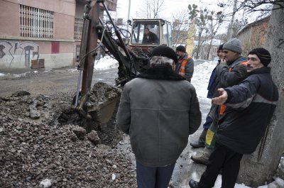 Через обвал дороги до центру Чернівців не доїжджають тролейбуси