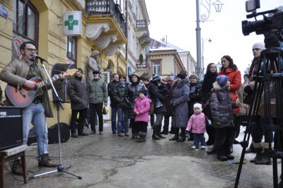 Чернівецькі музиканти відспівали комунальні книгарні