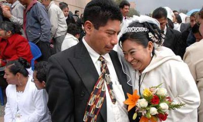 У Мексиці 412 пар відсвяткувало масове весілля