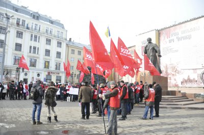 У центрі Чернівців молодь висловила протест "кнопкодавцям"