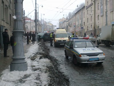 У вихідні в Чернівцях тролейбуси й маршрутки врізались в іномарки