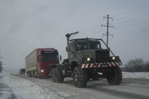 На Буковині до снігових пасток потрапили автобуси, фури та швидка