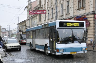 На маршрут у Чернівцях вже виїхали автобуси з кондиціонерами