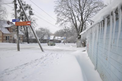 Чернівецькі дороги вкрило льодом, а комунальників не видно