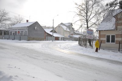 Чернівецькі дороги вкрило льодом, а комунальників не видно