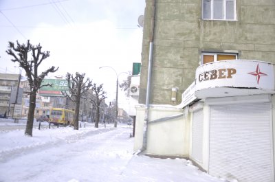 Чернівецькі дороги вкрило льодом, а комунальників не видно