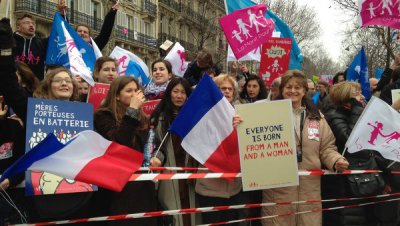 У Парижі пройшла маштабна акція протесту проти одностатевих шлюбів