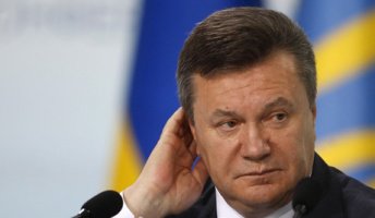 Друкарня, яка заплатила Януковичу 32 мільйона гонорару, не випускає книги