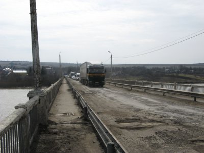Біля моста в Атаках запустять пором через Дністер