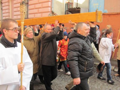 Чернівчани пройшли "Хресною дорогою"