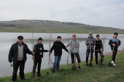 Жителі села на Буковині власними силами відновили занедбаний ставок