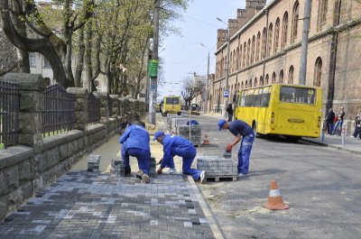 До Великодня у місті обіцяють відремонтувати тротуари в центрі міста