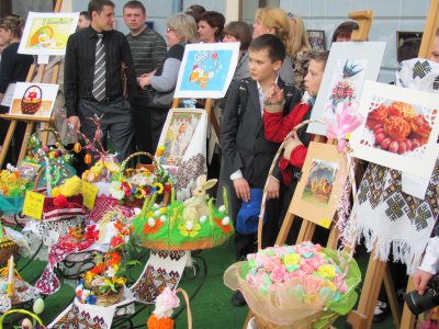 Написали писанку з гербом Чернівців