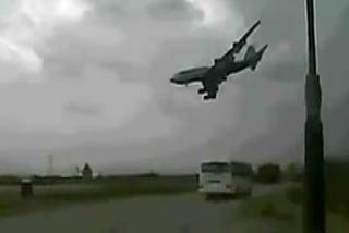 В Афганістані впав Боїнг-747. Загинуло семеро осіб (відео)