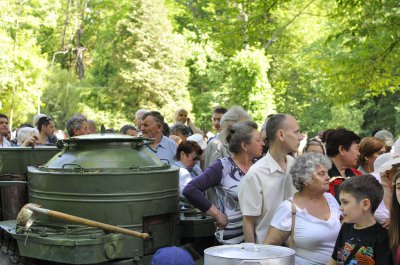 День Перемоги у Чернівцях святкують з юшкою і танцями