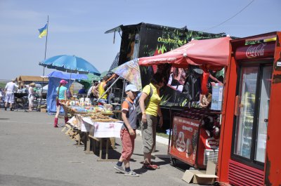 У спекотному Хотині лицарі у важких металевих обладунках билися на конях