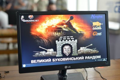 Сотні геймерів у Чернівцях "воювали" в кібертурнірі World of Tanks