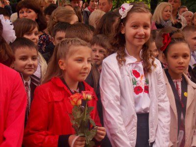 На останньому дзвонику в Чернівцях випускники вальсували