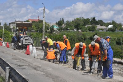 Міст в Атаках обіцяють відкрити у серпні