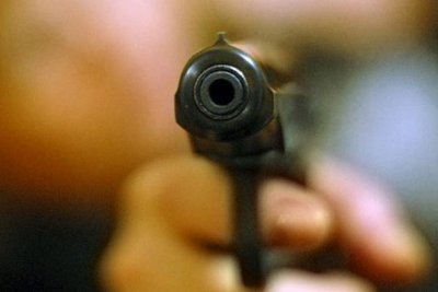На Кіцманщині грабіжник з пістолетом поранив підприємця