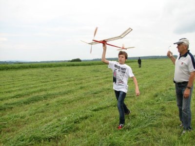 Буковинські школярі змагалися в запуску авіамоделей