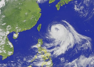 Китай та Японія очікують на 9-метрове цунамі