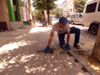 У Чернівцях відремонтували тротуарів на мільйон