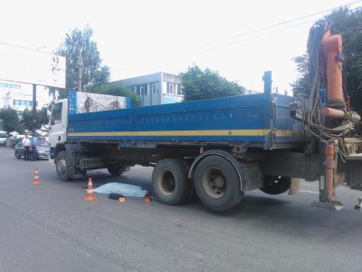 Вантажівка збила насмерть жінку в Чернівцях на пішохідному переході - ДАІ