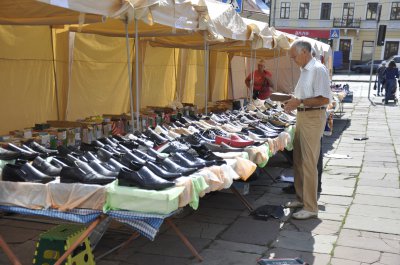 На Петрівському ярмарку у Чернівцях торгівля розпочалася ще з 9.00