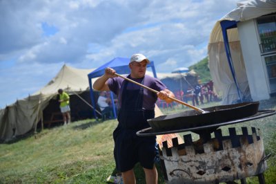 Хотинська фортеця у вихідні перетворилася на наметове містечко