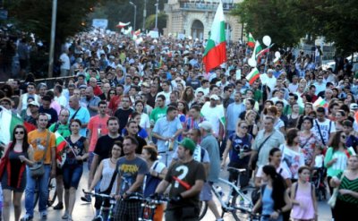 У Болгарії демонстранти змусили депутатів та міністрів заночувати у парламенті