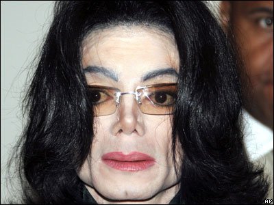 Майкл Джексон залишився винен кредиторам майже 500 мільйонів доларів