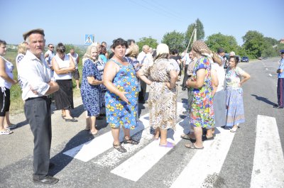 Влада пообіцяла відремонтувати міст у Грушівці - обурені селяни розійшлися