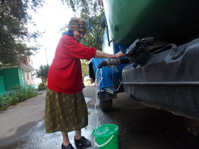 Вперше за три дні на Південно-Кільцевій у Чернівцях з’явилася вода