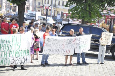 Підприємці "Калинки" захопили Чернівецьку міську раду