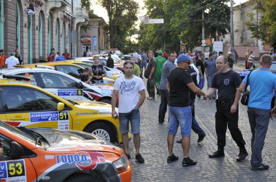 Видовищне Александров-ралі стартувало в Чернівцях