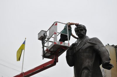 До Дня Незалежності помили Шевченка