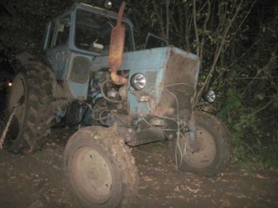 Троє п’яних росіян на тракторі, вночі, незаконно в’їхали в Україну