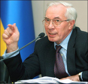 Азаров заявив про готовність заморозити 2 гілки ГТС Азаров заявив про готовність заморозити 2 гілки ГТС