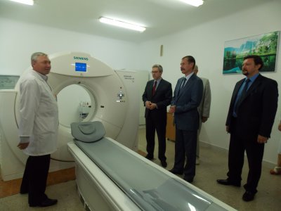 Ахметов купив для Чернівецького онкодиспансера апарат за 7 мільйонів