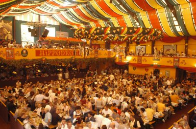 У Мюнхені розпочався 180-й фестиваль пива "Октоберфест"