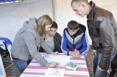 У Чернівцях сотні людей позмагалися в бігу з Іваном Гешком